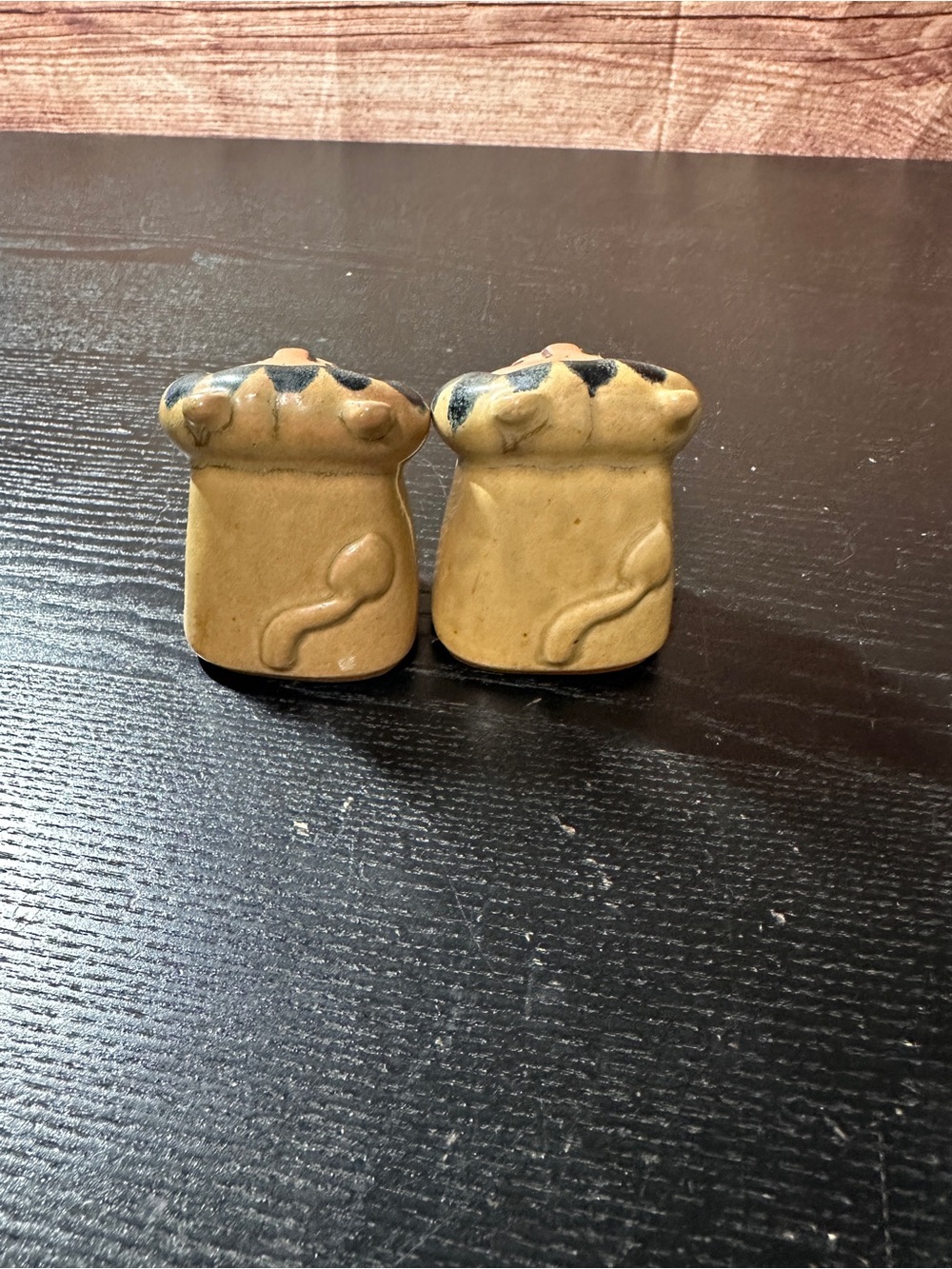 VTG Fitz & Floyd SMILING LIONS Salt & Pepper Shakers Pottery Pieces - Picture 3 of 4